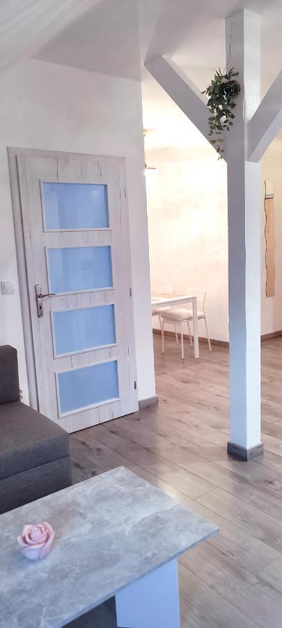 Apartman - Cafe Princ Pod Hradem Wifi, Klima Sternberk Exterior photo